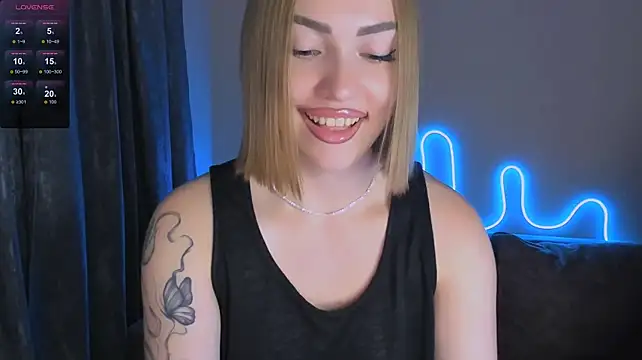 LaraKrein_lk stripchat live cam model
