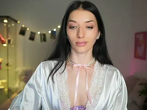 MiaPaloma18 stripchat live cam model