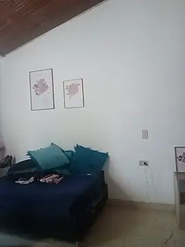 _Luna_Blooms stripchat live cam model