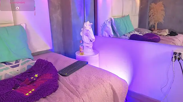 Mia_thompson_19 stripchat live cam model