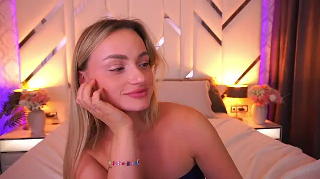 LindsieGreyy stripchat live cam model
