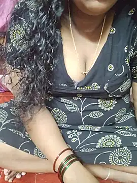 Meeratamil143 stripchat live cam model