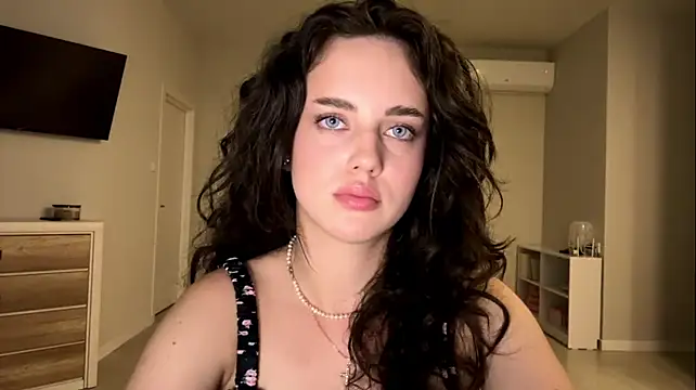A_Milly stripchat live cam model
