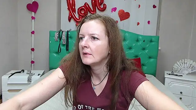 MeganPirs stripchat live cam model