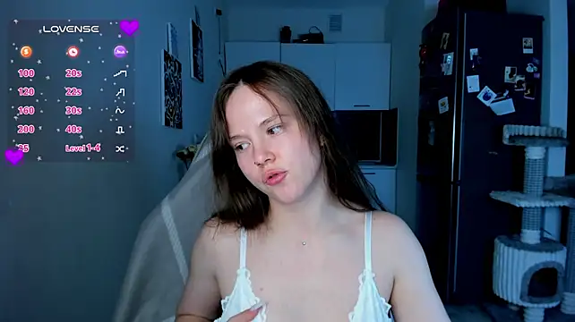 cute_little_Emily stripchat live cam model
