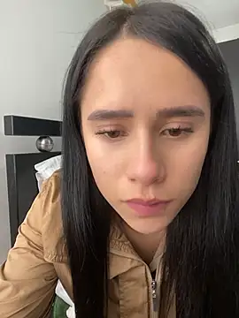 Nevaee- stripchat live cam model