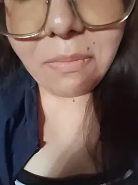 UnadelMonton stripchat live cam model
