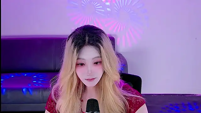 Tsuki-888 stripchat live cam model