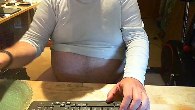 Owned_drone stripchat live cam model
