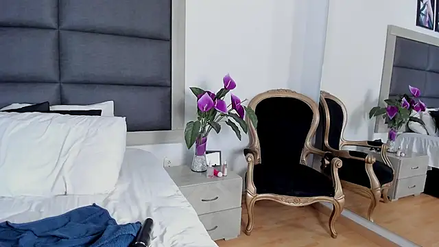 NaomiDixonn stripchat live cam model