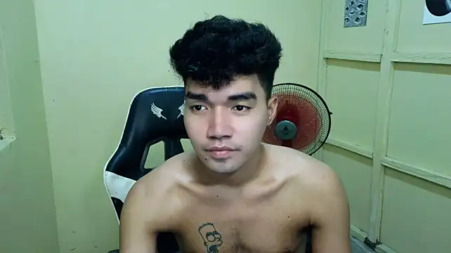 milkehhhh stripchat live cam model