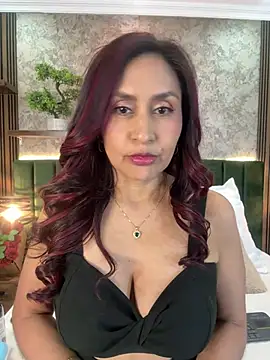MonicaMoret stripchat live cam model