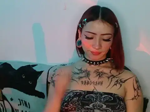 Victoria-Moon stripchat live cam model