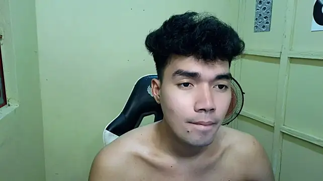 milkehhhh stripchat live cam model