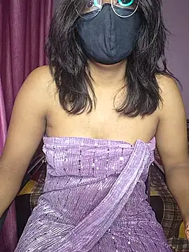 HOT_MAANVI stripchat live cam model
