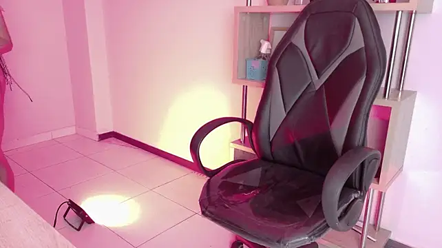 Zoeymartins stripchat live cam model