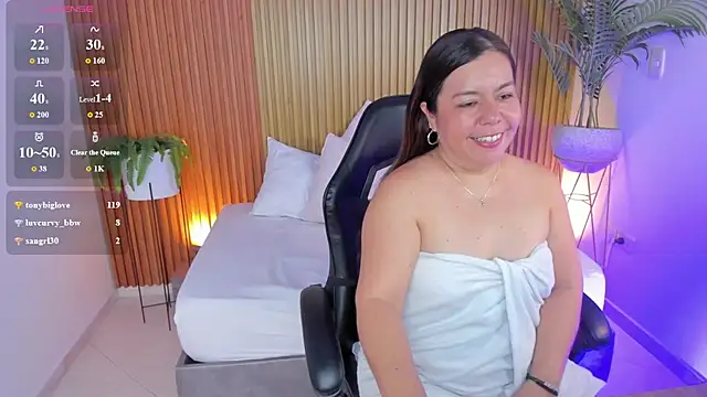 nahia_13 stripchat live cam model