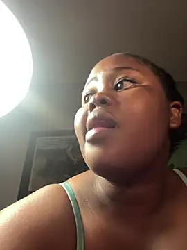 TThickblackpussy1 stripchat live cam model