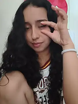 ZoeZephyr2 stripchat live cam model