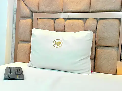 alice_romano stripchat live cam model