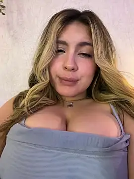 Cloee_Rainbow1 stripchat live cam model