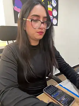 Kloenovoa- stripchat live cam model