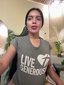 TS-SimplyTheBest stripchat live cam model