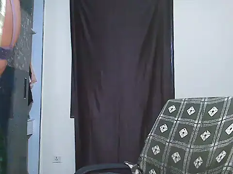 ur_sassypriya stripchat live cam model