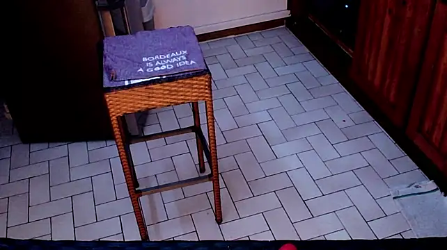 Flo97130 stripchat live cam model