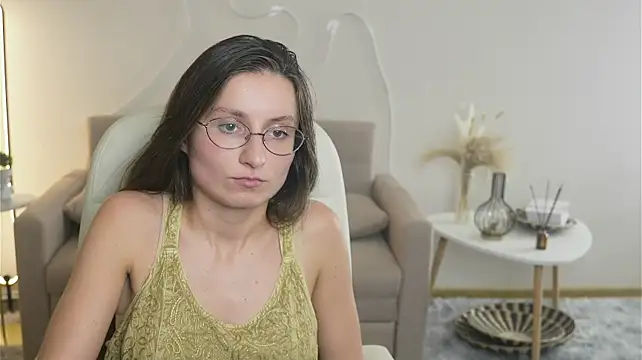 LeisaAlkana stripchat live cam model