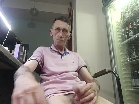 johnybenetton007 stripchat live cam model