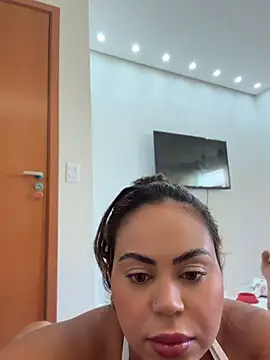 lariic stripchat live cam model