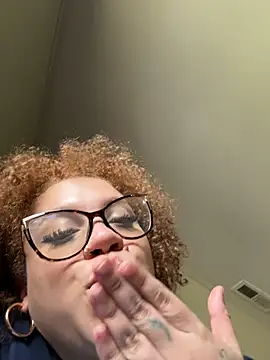 QueenNuttCollector stripchat live cam model