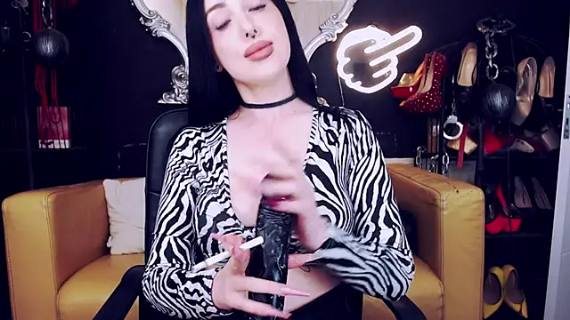 GoddessGeo stripchat live cam model