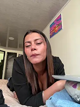 RachelWeisz_ stripchat live cam model