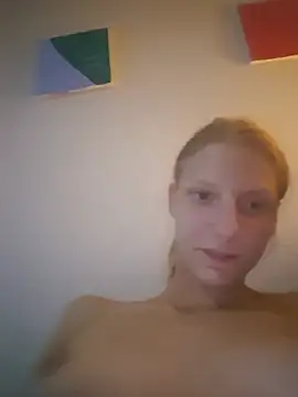 LenaGoldi stripchat live cam model