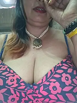 Dianaa9 stripchat live cam model