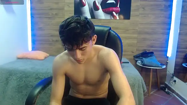 Ryan_grayx stripchat live cam model