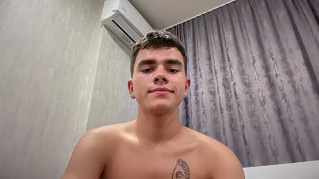 Just_Max02 stripchat live cam model