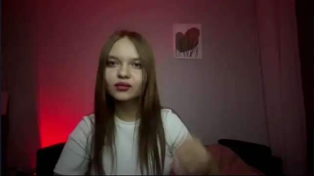 Frostyylina stripchat live cam model