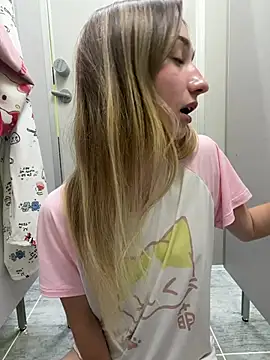 Lia-see-ya stripchat live cam model