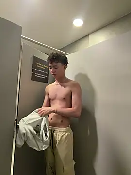 yoursexyjose stripchat live cam model