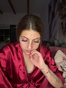 Luna1114 stripchat live cam model