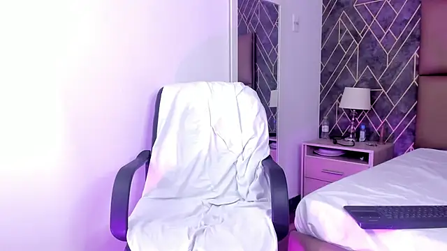 Isidel10 stripchat live cam model