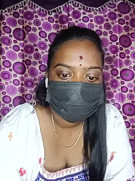 Tamil_Nisha_69 stripchat live cam model