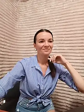 Jenis-loves stripchat live cam model