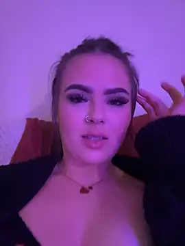 LaceyWhitexo stripchat live cam model