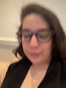 amooraaamoon stripchat live cam model