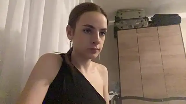 selianderol stripchat live cam model