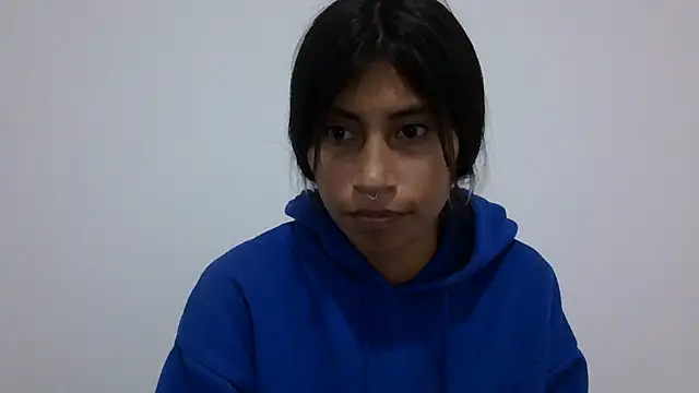 Pocahontas_Honey stripchat live cam model